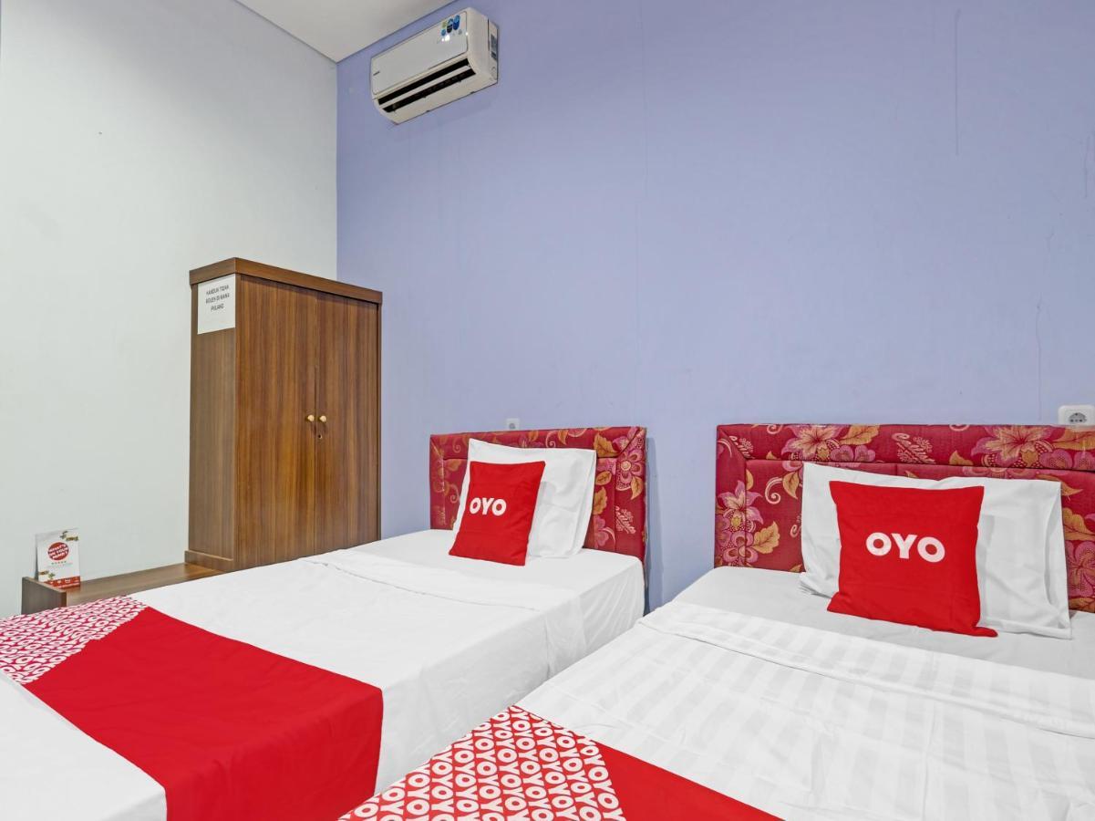 Oyo 90553 Arteri Guest House Semarang Exterior foto