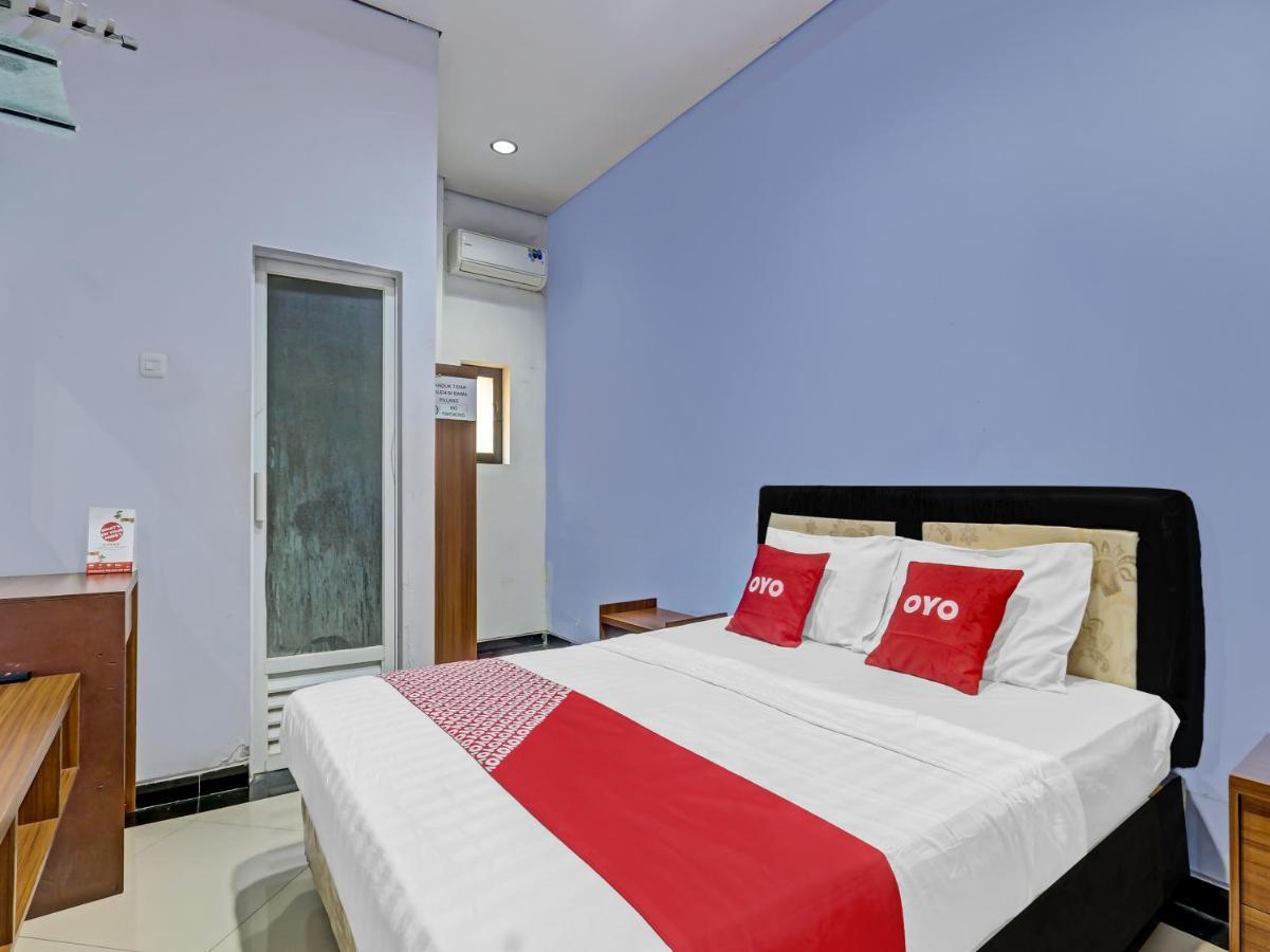 Oyo 90553 Arteri Guest House Semarang Exterior foto